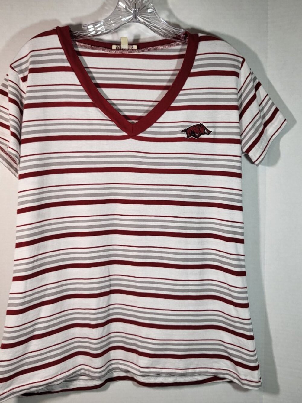 UG Apparel Woman's V Neck Arkansas Razorback T Shirt Size XL White w/Red Stripes